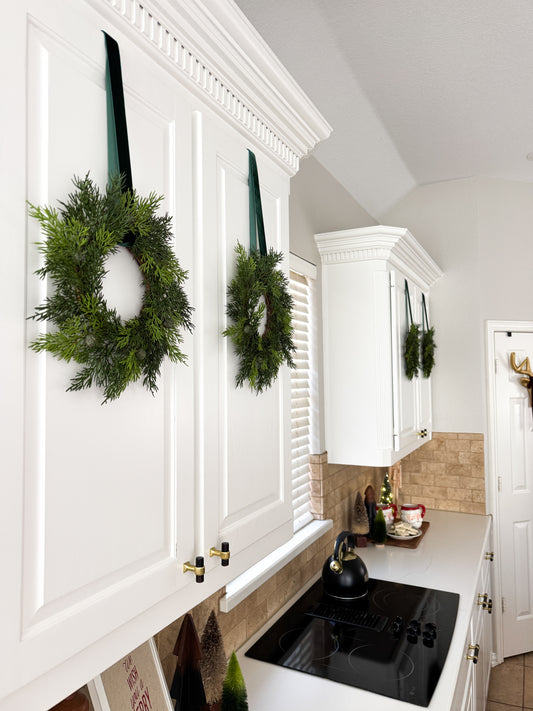 Mini Cedar Christmas Wreath Set with Dark Green Velvet Ribbon