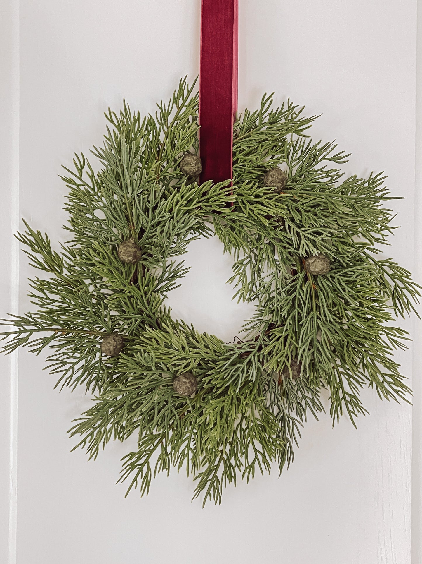 Mini Cedar Christmas Wreath Set with Burgundy Velvet Ribbon