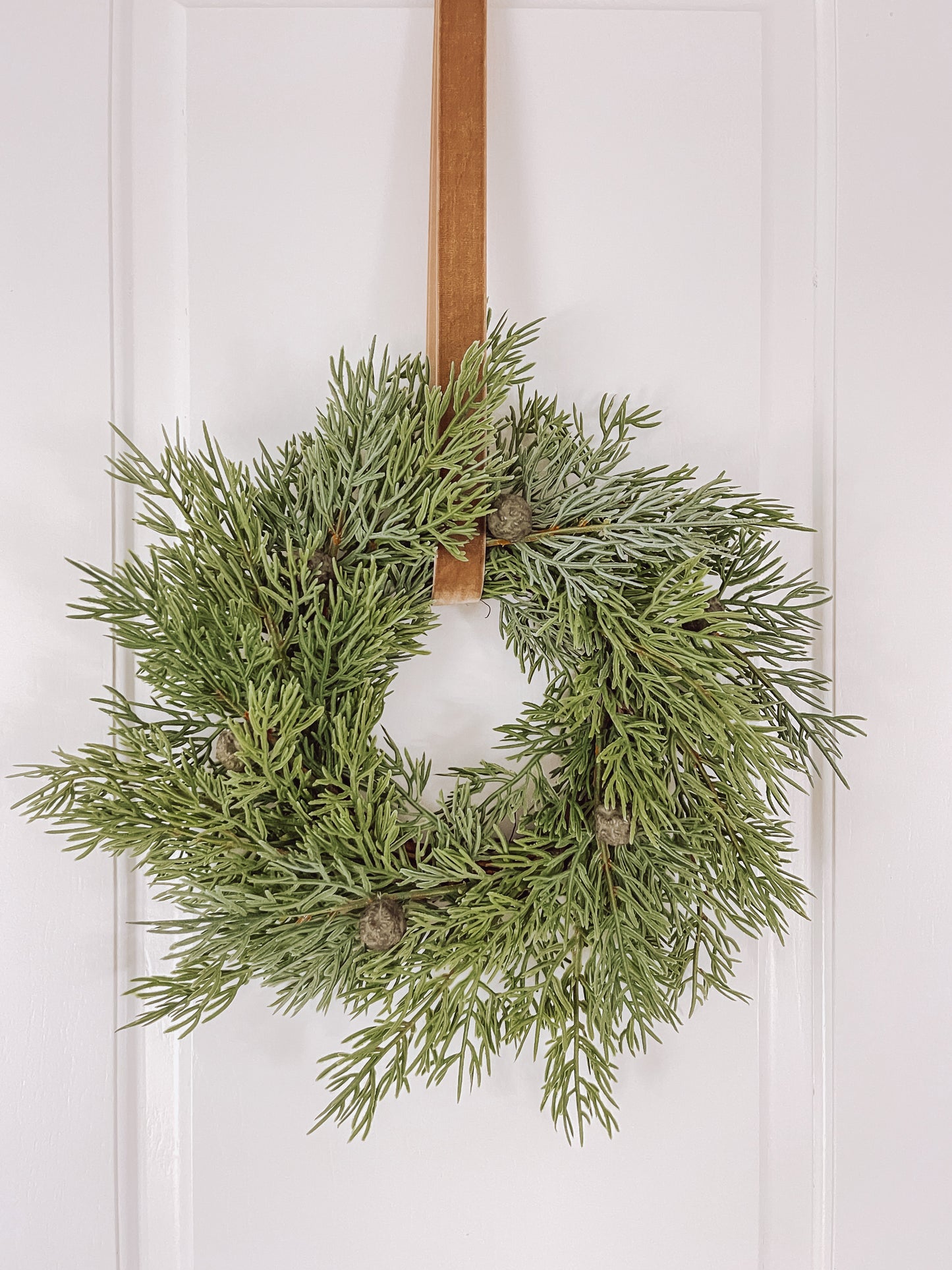 Mini Cedar Christmas Wreath Set with Antique Gold Velvet Ribbon