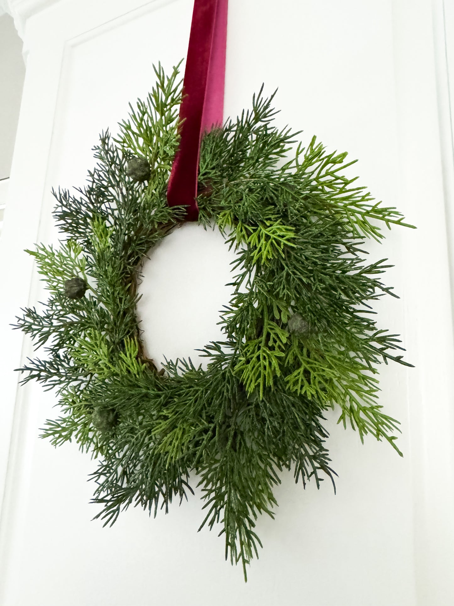 Mini Cedar Christmas Wreath Set with Burgundy Velvet Ribbon