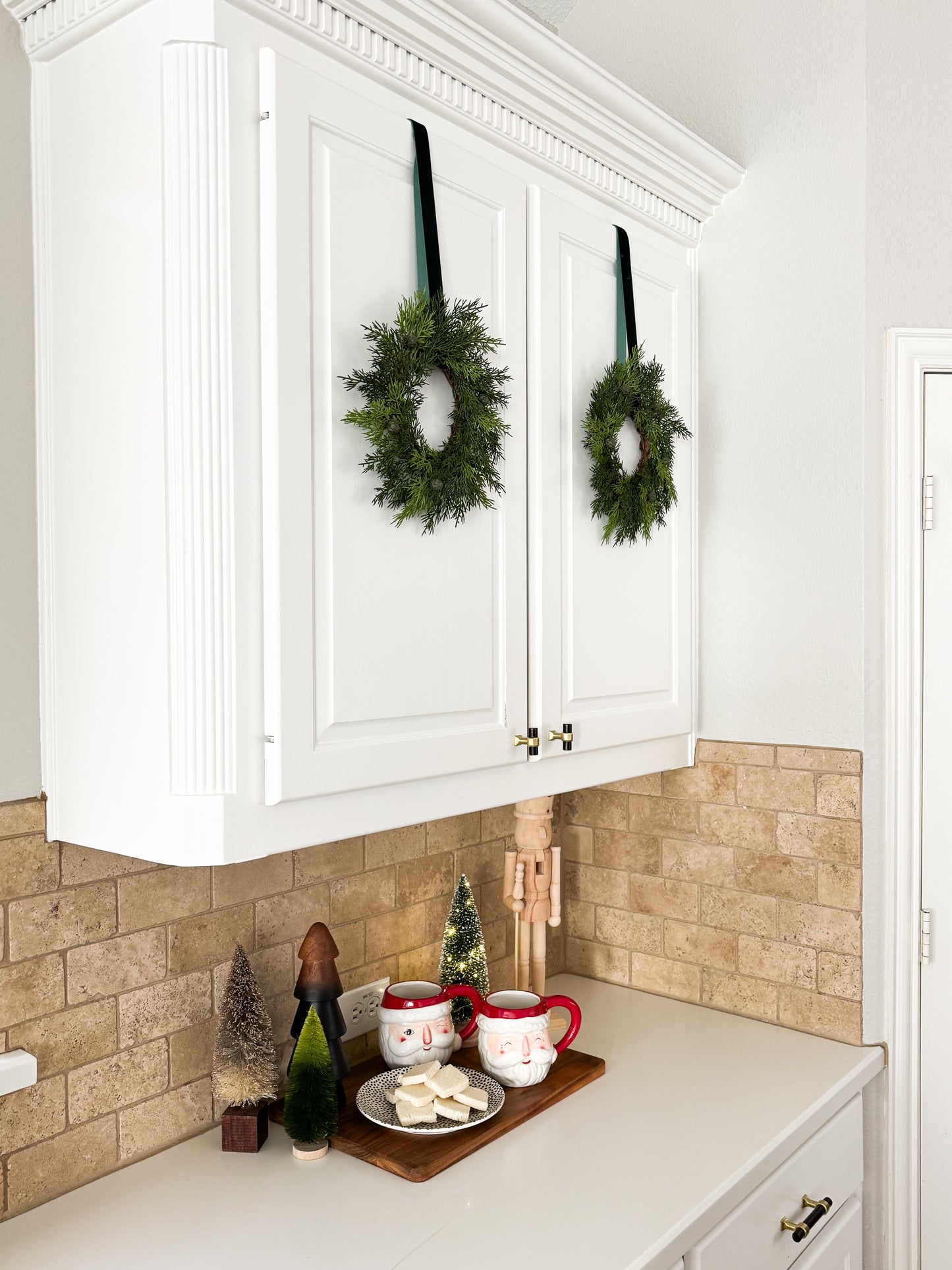 Mini Cedar Christmas Wreath Set with Dark Green Velvet Ribbon