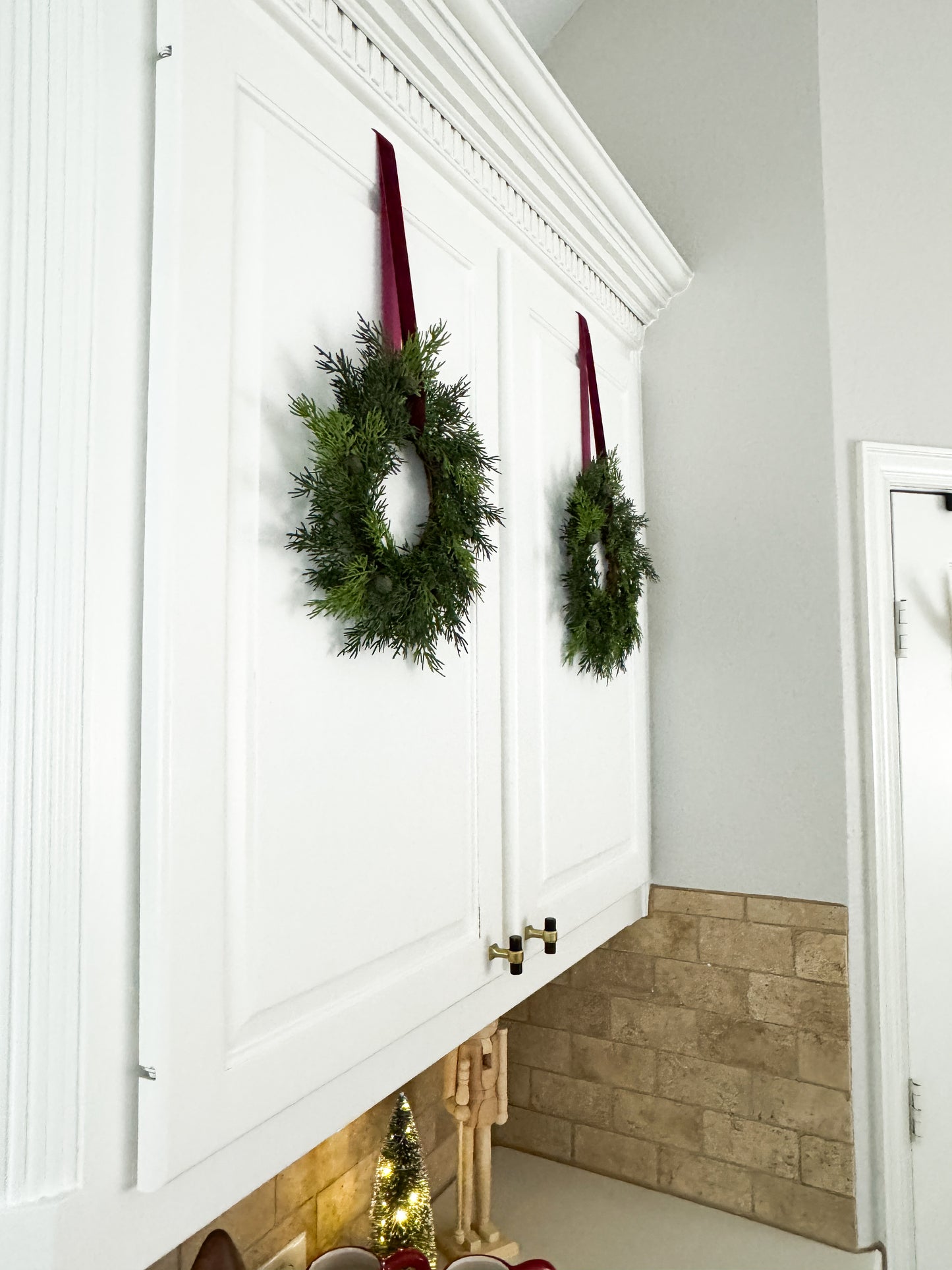 Mini Cedar Christmas Wreath Set with Burgundy Velvet Ribbon