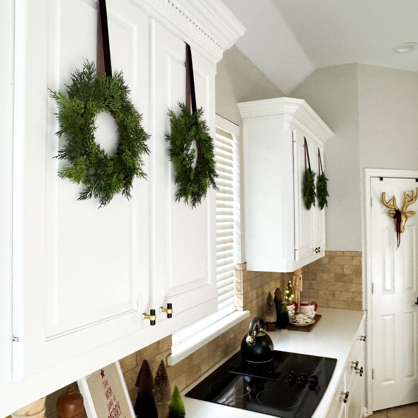 Christmas Wreath Bundle – Norfolk Pine Wreath + Mini Cedar Cabinet Set